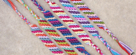 Do It Yourself: φτιάξε πολύχρωμα βραχιολάκια φιλίας (friendship bracelets)
