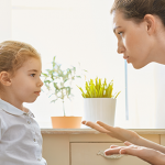4 απλές συμβουλές για να αποφύγετε τις συγκρούσεις με τα παιδιά σας